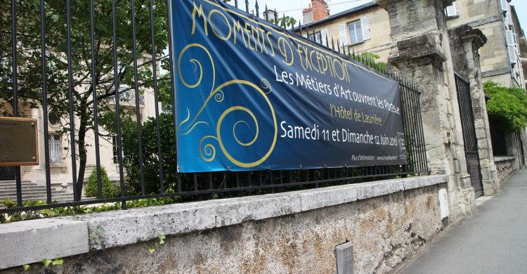 Vous avez peut-être remarqué l'affiche "Moments d'exception" à l'entrée de l'Hôtel de Laurière ?